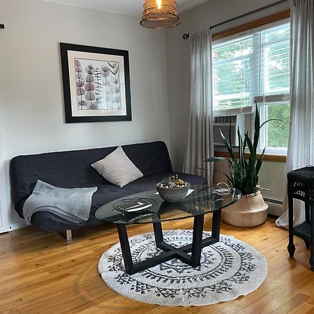 Au Coq Du Bonheur Bed & Breakfast Magog ภายนอก รูปภาพ