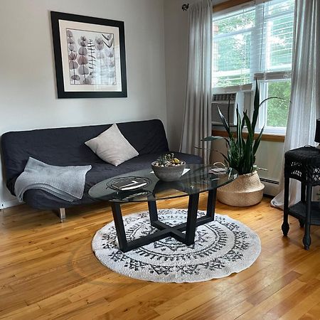 Au Coq Du Bonheur Bed & Breakfast Magog ภายนอก รูปภาพ