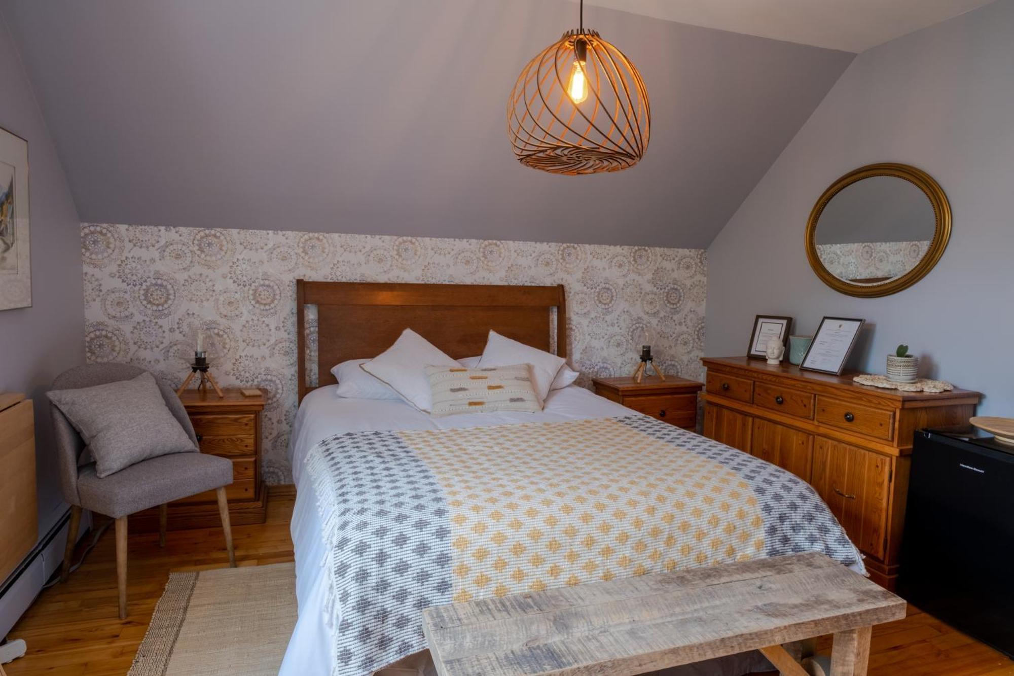 Au Coq Du Bonheur Bed & Breakfast Magog ภายนอก รูปภาพ