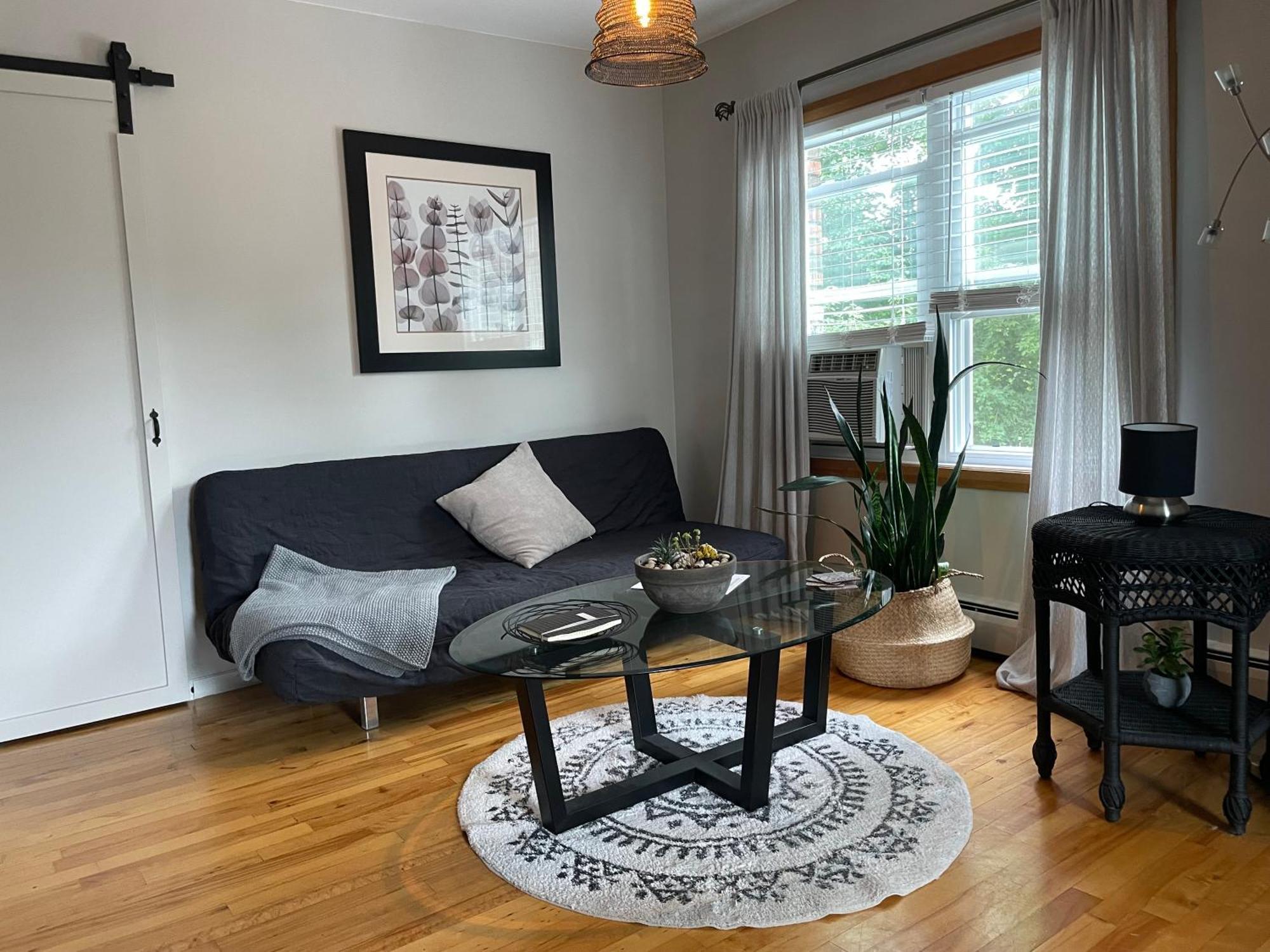 Au Coq Du Bonheur Bed & Breakfast Magog ภายนอก รูปภาพ
